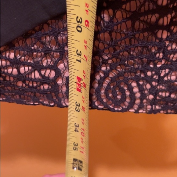 BCBG MAXAZRIA | Women’s Lace Overlay Sheath Dress Size O - Picture 5 of 7